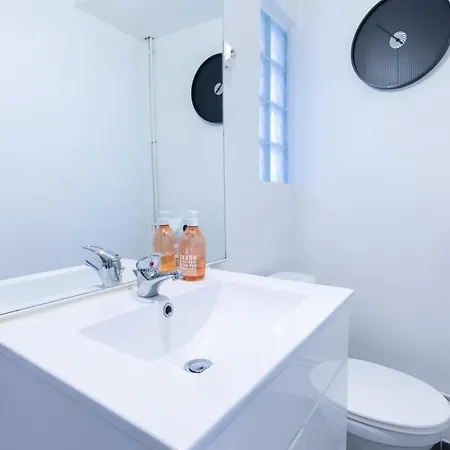 Apartment Le Panama - 5 Min Du Centre, 500m2 De Jardin Evreux