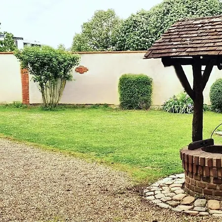 Apartment Le Panama - 5 Min Du Centre, 500m2 De Jardin Evreux